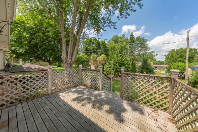 1032 Valley View Road, Faribault, MN 55021