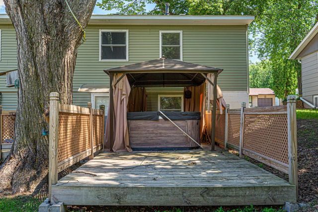 1032 Valley View Road, Faribault, MN 55021