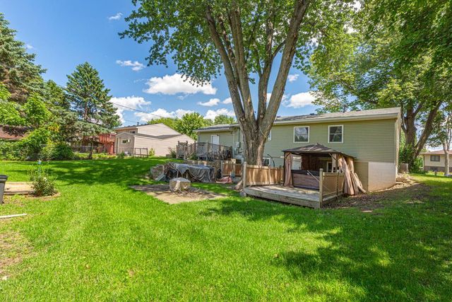 1032 Valley View Road, Faribault, MN 55021