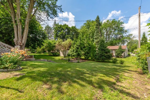 1032 Valley View Road, Faribault, MN 55021