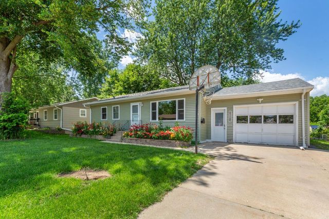 1032 Valley View Road, Faribault, MN 55021