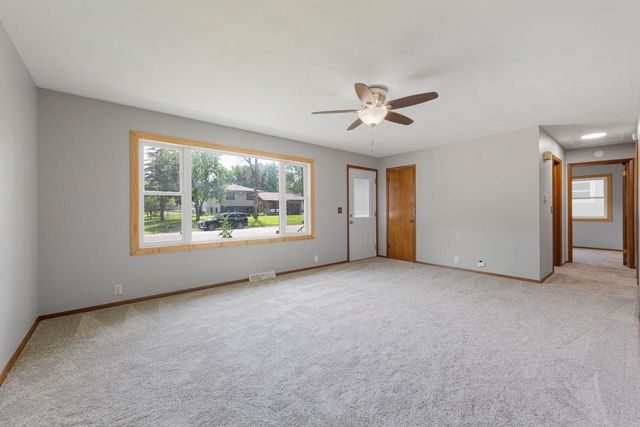 1032 Valley View Road, Faribault, MN 55021