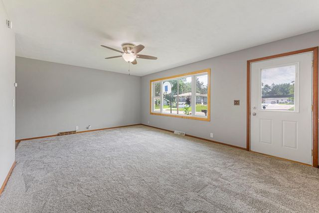 1032 Valley View Road, Faribault, MN 55021