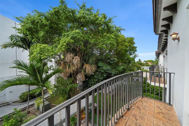 3506 NE 166th Street 4, North Miami Beach, FL 33160