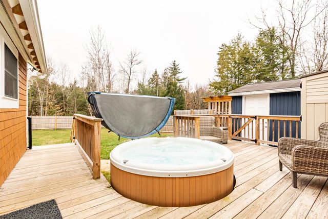 19 Nutter Circle, Barnstead, NH 03225