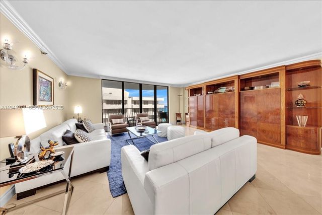 8877 Collins Ave PH-2, Surfside, FL 33154