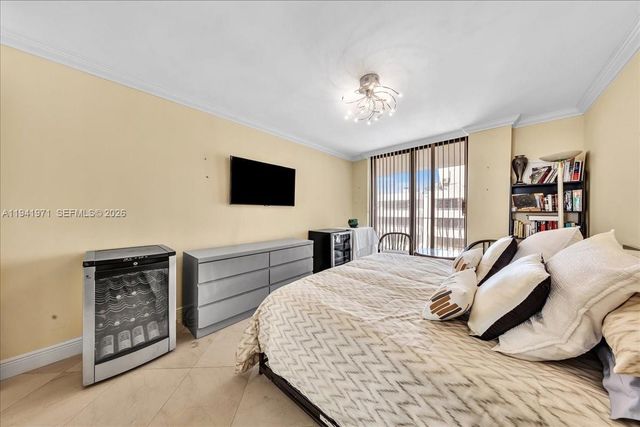 8877 Collins Ave PH-2, Surfside, FL 33154