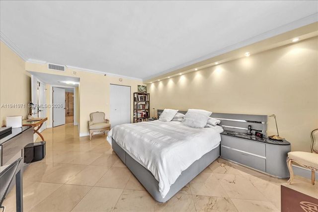 8877 Collins Ave PH-2, Surfside, FL 33154