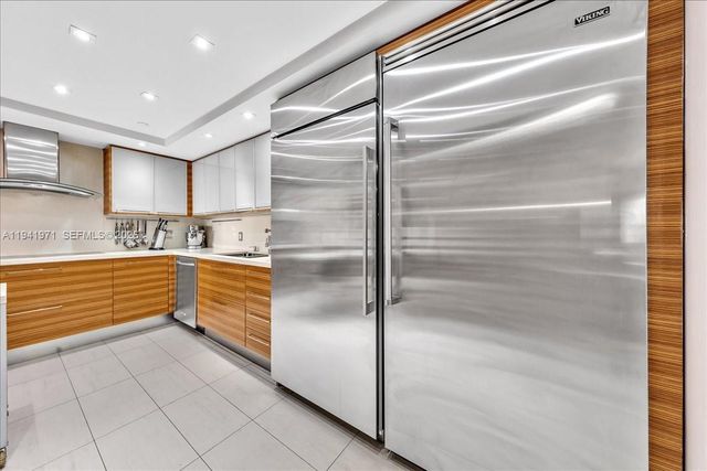 8877 Collins Ave PH-2, Surfside, FL 33154