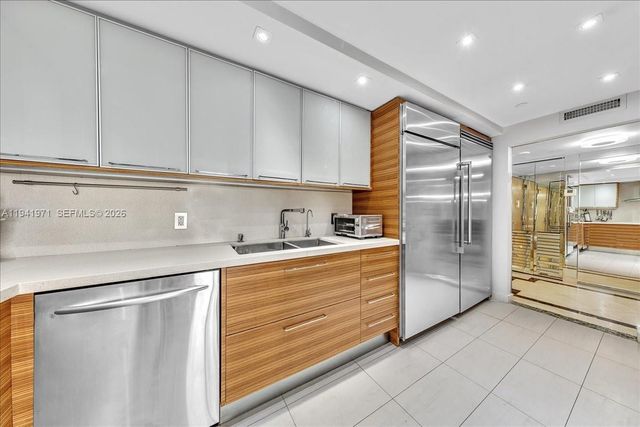 8877 Collins Ave PH-2, Surfside, FL 33154