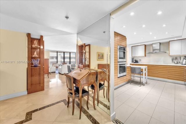 8877 Collins Ave PH-2, Surfside, FL 33154