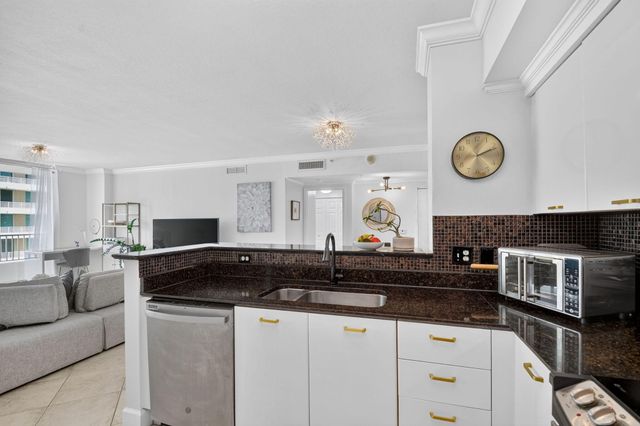 625 Casa Loma Boulevard 1009, Boynton Beach, FL 33435