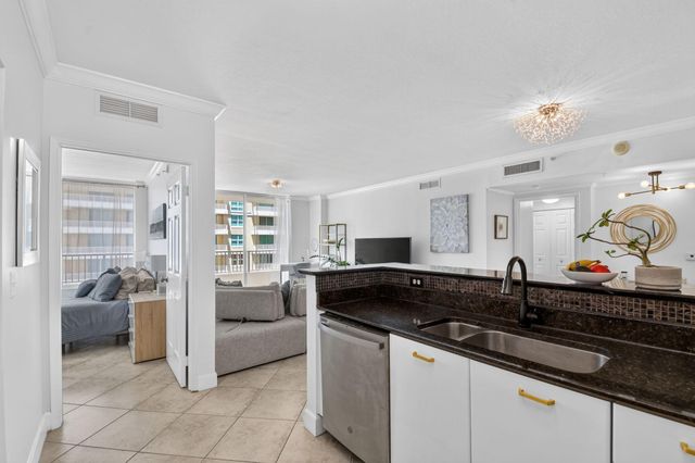 625 Casa Loma Boulevard 1009, Boynton Beach, FL 33435