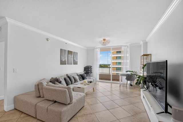 625 Casa Loma Boulevard 1009, Boynton Beach, FL 33435
