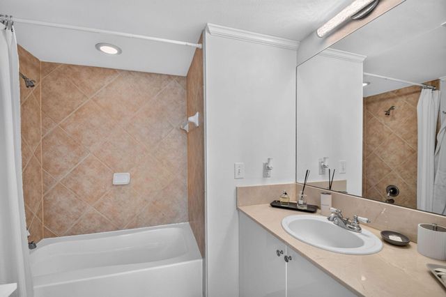 625 Casa Loma Boulevard 1009, Boynton Beach, FL 33435