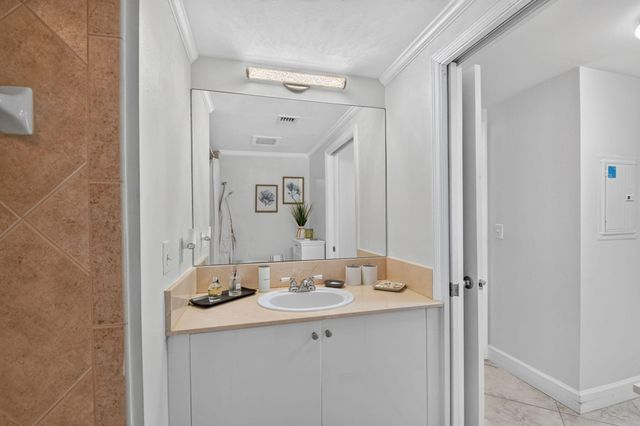 625 Casa Loma Boulevard 1009, Boynton Beach, FL 33435