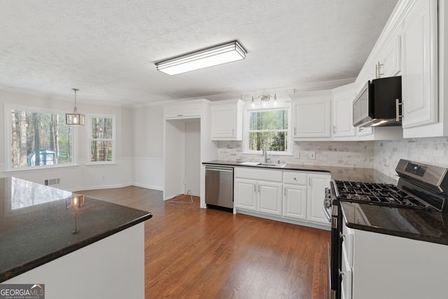 428 Deer Creek Trail, Hoschton, GA 30548