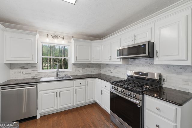 428 Deer Creek Trail, Hoschton, GA 30548