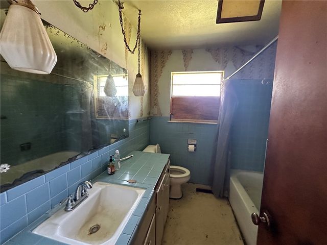 708 Lawndale Drive, Springdale, AR 72764