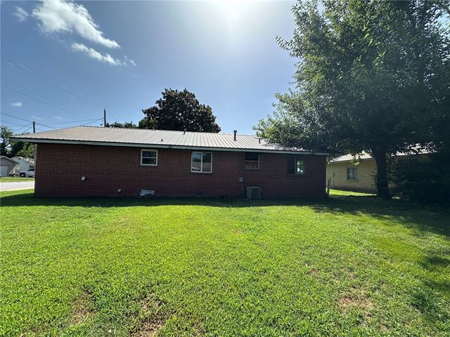 708 Lawndale Drive, Springdale, AR 72764