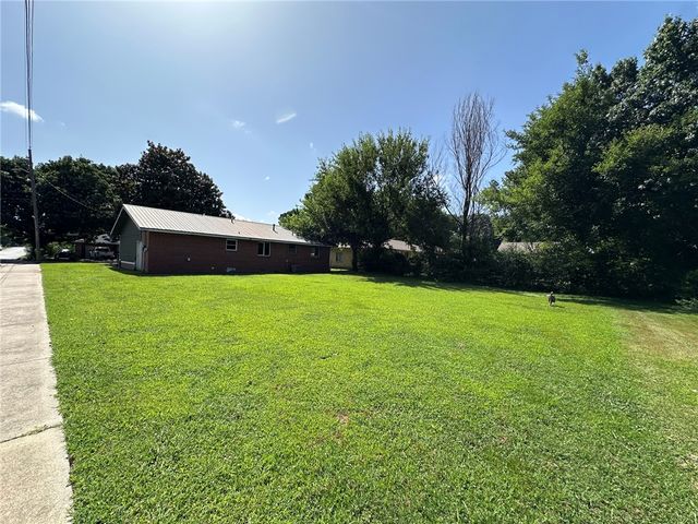 708 Lawndale Drive, Springdale, AR 72764