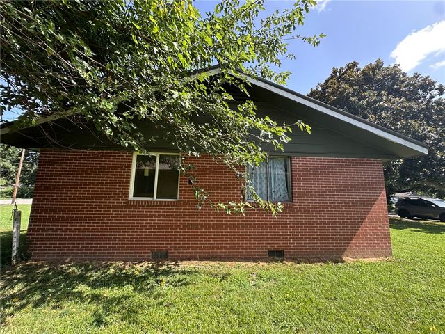 708 Lawndale Drive, Springdale, AR 72764