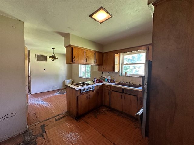 708 Lawndale Drive, Springdale, AR 72764