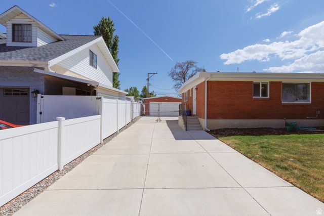 1104 E 5235 S, Murray, UT 84117