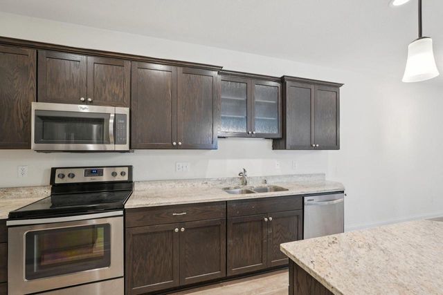 4796 S Lynn DRIVE, New Berlin, WI 53151