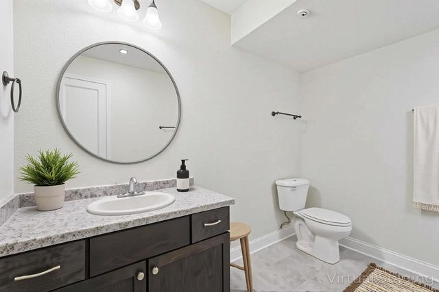 4796 S Lynn DRIVE, New Berlin, WI 53151