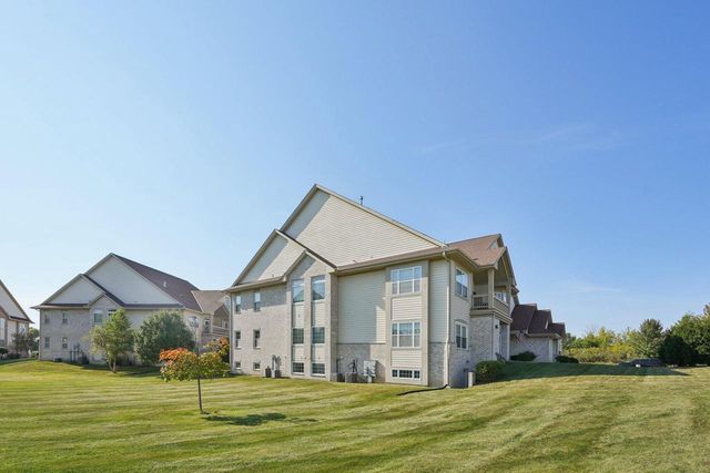 4796 S Lynn DRIVE, New Berlin, WI 53151