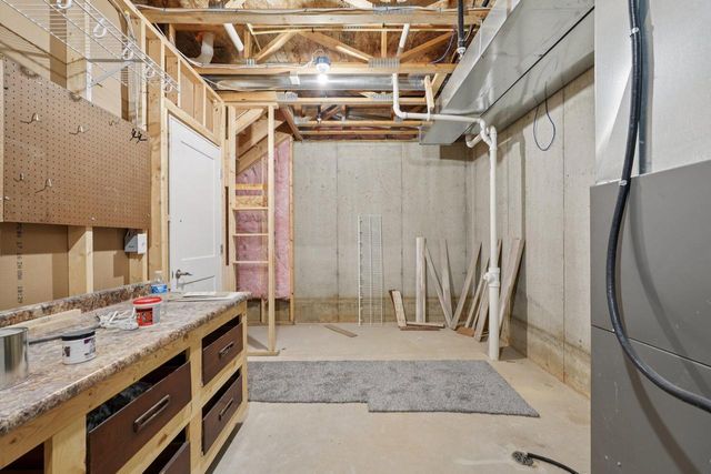 4796 S Lynn DRIVE, New Berlin, WI 53151