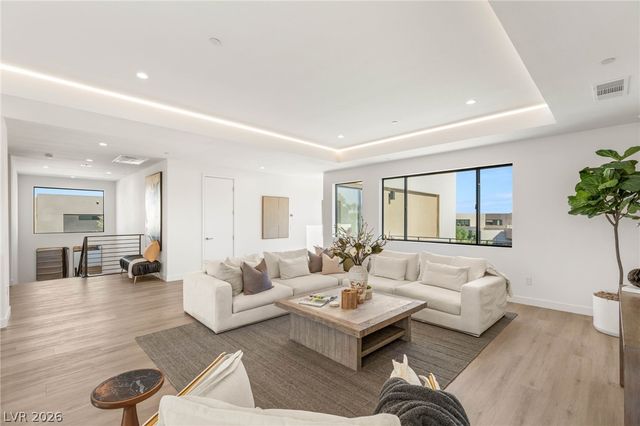 7385 Heron Canyon Court, Las Vegas, NV 89117