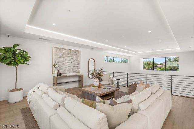 7385 Heron Canyon Court, Las Vegas, NV 89117