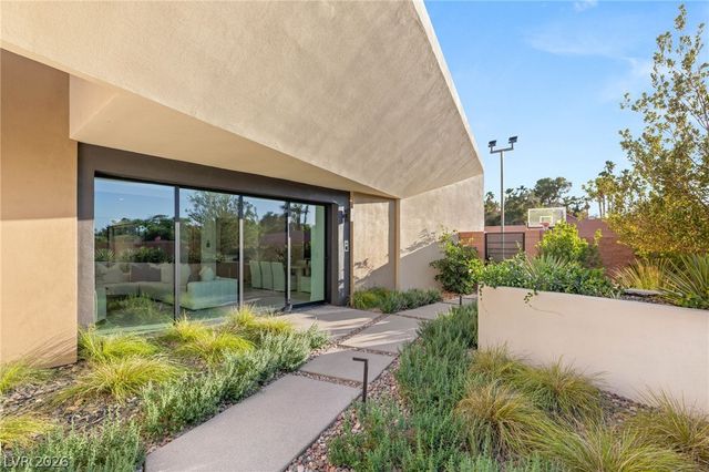 7385 Heron Canyon Court, Las Vegas, NV 89117