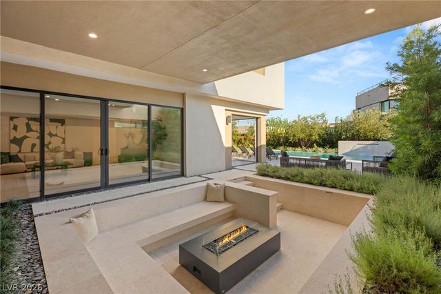 7385 Heron Canyon Court, Las Vegas, NV 89117