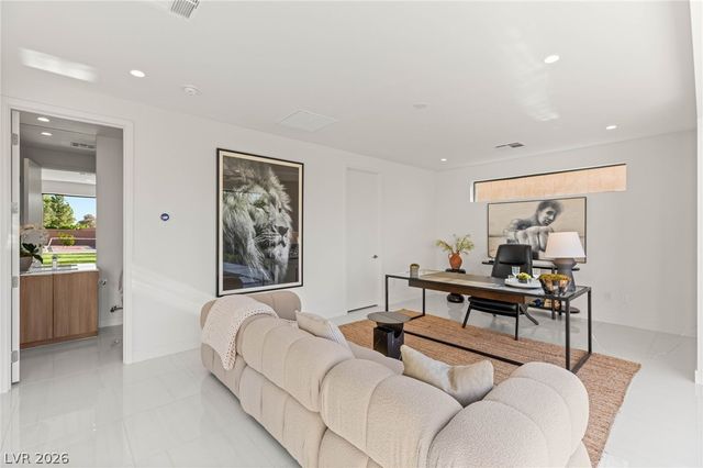 7385 Heron Canyon Court, Las Vegas, NV 89117