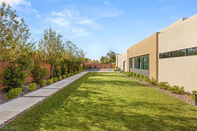 7385 Heron Canyon Court, Las Vegas, NV 89117