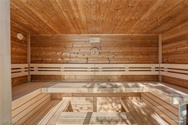 7385 Heron Canyon Court, Las Vegas, NV 89117