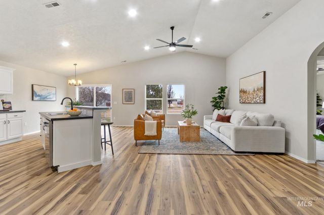 12753 Cultivator St, Caldwell, ID 83607