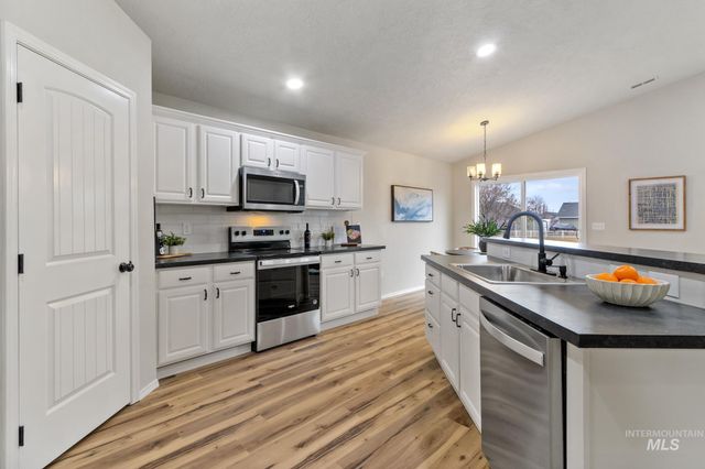 12753 Cultivator St, Caldwell, ID 83607