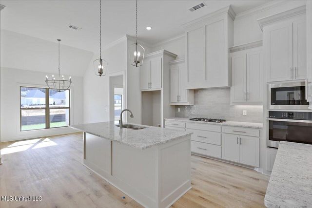 1014 Kensington Drive, Flowood, MS 39232