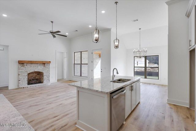 1014 Kensington Drive, Flowood, MS 39232