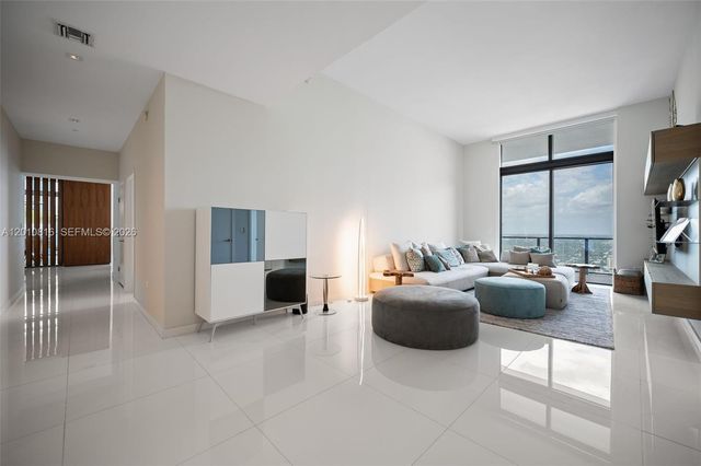 88 SW 7th St PH4301, Miami, FL 33130