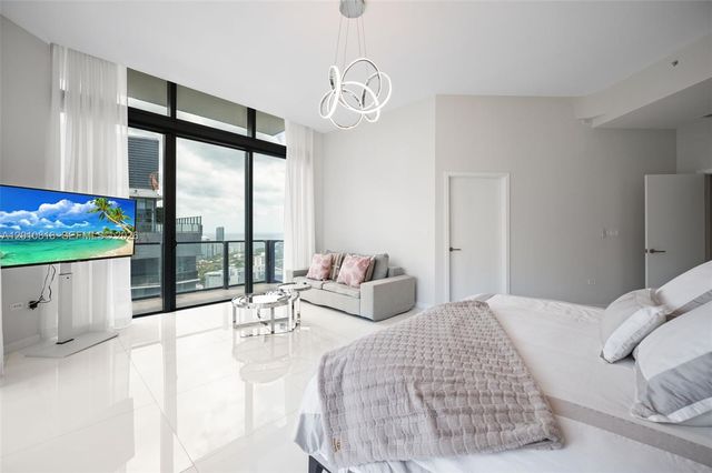 88 SW 7th St PH4301, Miami, FL 33130