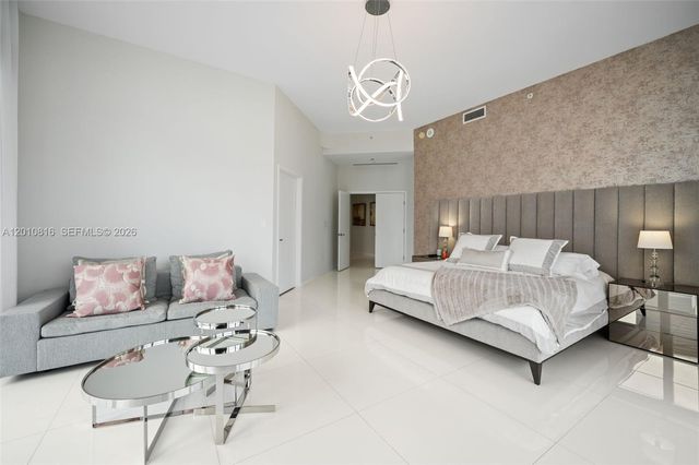 88 SW 7th St PH4301, Miami, FL 33130