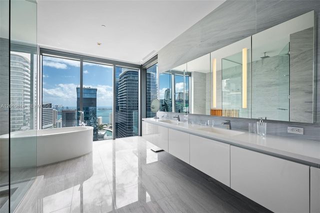 88 SW 7th St PH4301, Miami, FL 33130