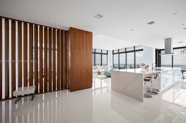 88 SW 7th St PH4301, Miami, FL 33130