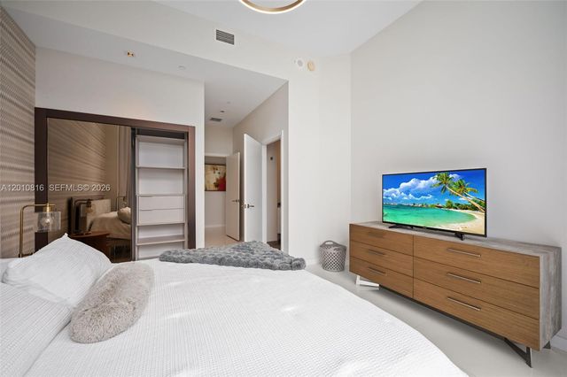 88 SW 7th St PH4301, Miami, FL 33130