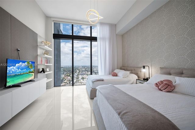 88 SW 7th St PH4301, Miami, FL 33130